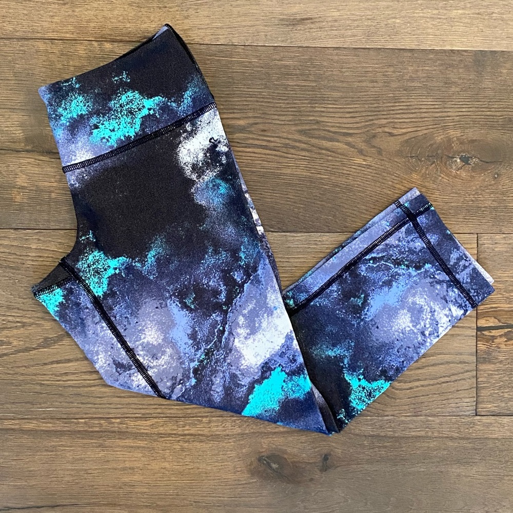 WOW! Lululemon Milky Way crop